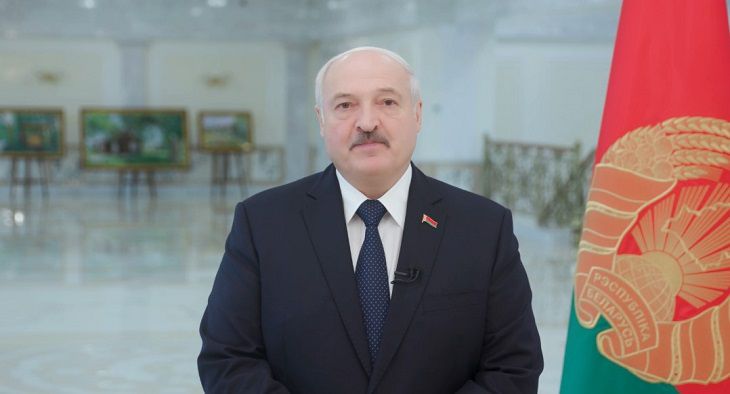 «Действительно диктатор». Лукашенко похвалил тренера по прыжкам на батуте 