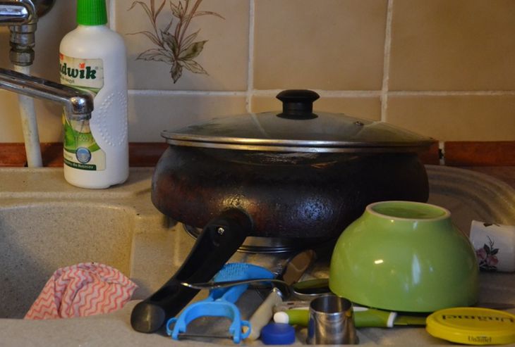 Опытные хозяйки раскрыли «вкусный» способ мыть посуду до блеска посуда