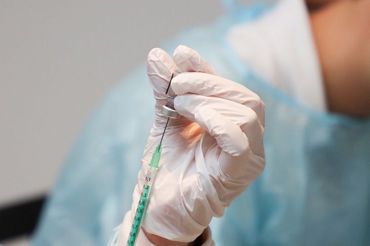Белорусский врач ответила, какой интервал должен быть между вакцинацией от гриппа и COVID-19