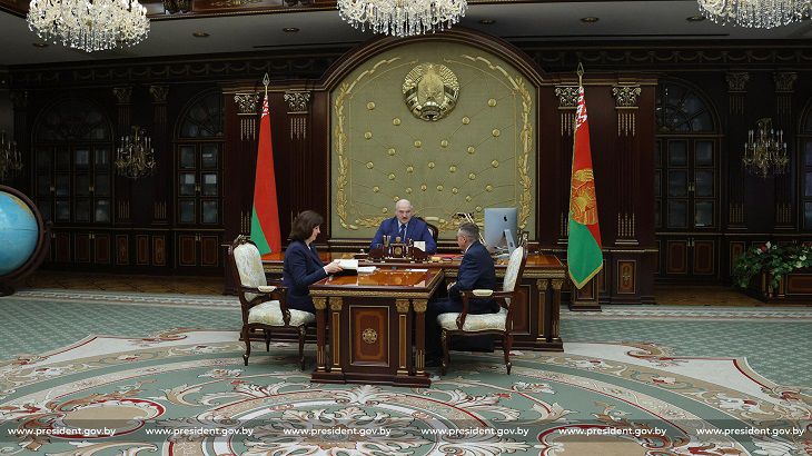 Лукашенко рассказал, кто спас Беларусь и без кого «ни один вопрос в стране не решается» Лукашенко