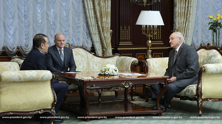«Мы будем свято исполнять». Лукашенко дал обещание главе иностранной спецслужбы Лукашенко