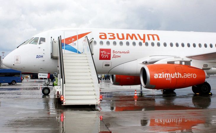 Российская авиакомпания «Азимут» открывает рейсы в Минск из Калуги самолет