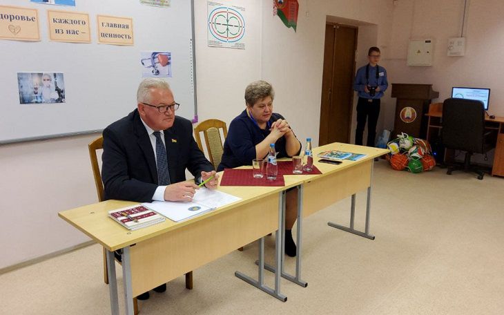 Карпенко рассказал, от чего зависит эпидемиологическое состояние белорусов люди