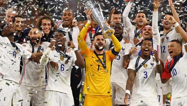 футболисты