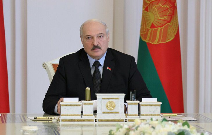 Лукашенко объяснил, почему силовики были без экипировки на операции, где погиб сотрудник КГБ