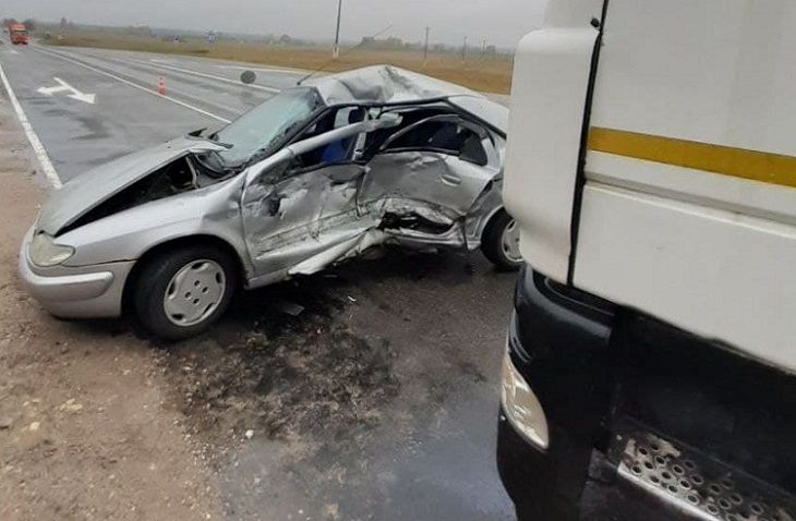 Скончалась в реанимации. Под Поставами женщина-водитель врезалась в МАЗ ДТП