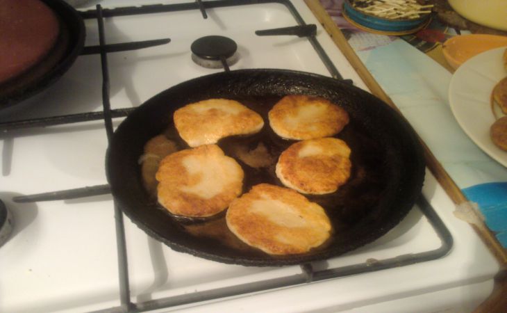 Как приготовить сырники, чтобы были как в советской столовой: повар раскрыл секрет Как приготовить сырники, чтобы были как в советской столовой: повар раскрыл секрет