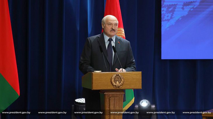Лукашенко предлагает выпускать белорусские продукты под брендом «ЯБатька»