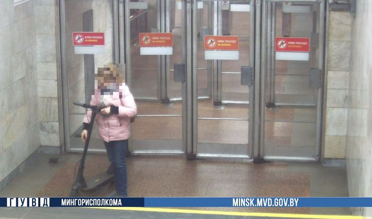 В Минске пьяная дама угнала электросамокат девушка