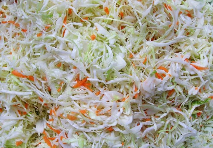Капустный салат, как в советской столовой: благодаря одной хитрости получается тот самый вкус