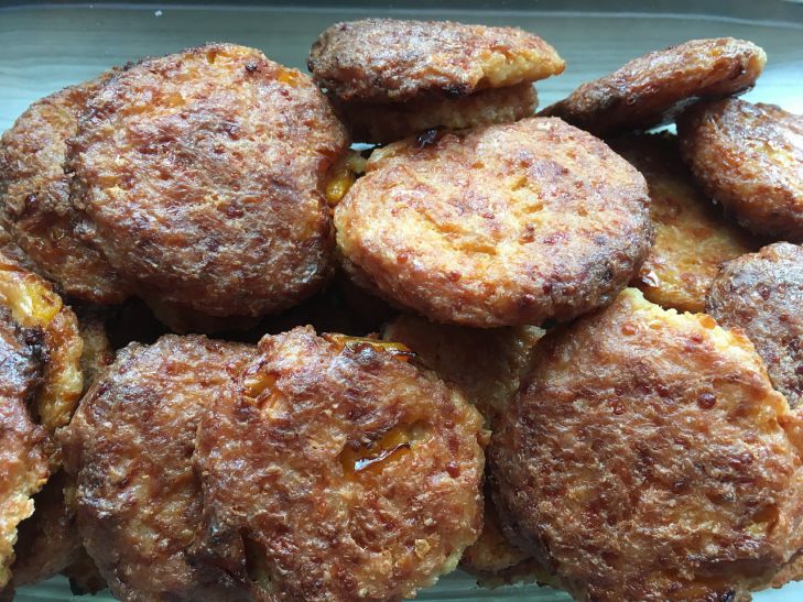 Гора котлет из 300 граммов фарша: бюджетный рецепт экономных хозяек
