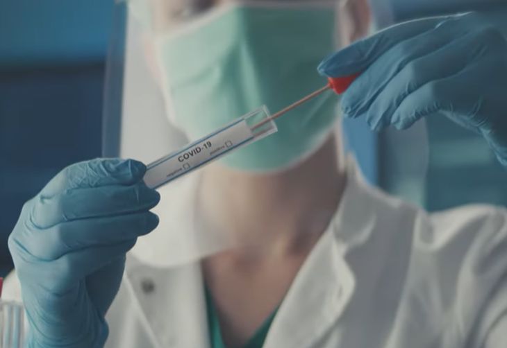 Белорусский врач: при COVID-19 быстро поражаются легкие, организм начинает атаковать себя сам коронавирус