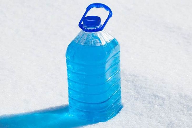 Двое мужчин умерли от отравления метанолом в Березовском районе жидкость