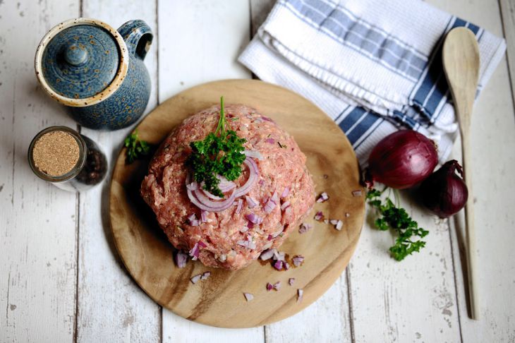 Как правильно обжарить фарш, чтобы он был сочным и мягким: хитрости хозяек