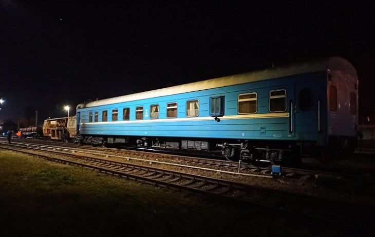 Под Лидой ремонтный поезд сошел с рельсов поезд