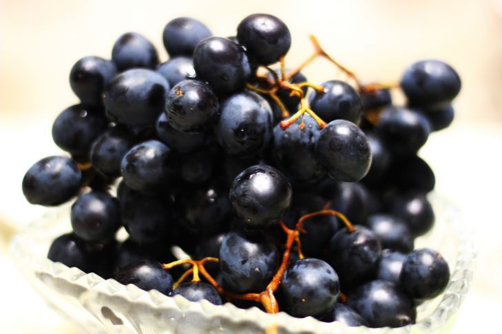 Инструкции по глотанию виноградных косточек