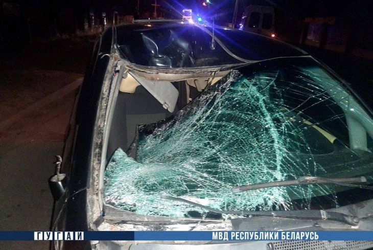 Под Столином мужчину переехали два автомобиля ДТП