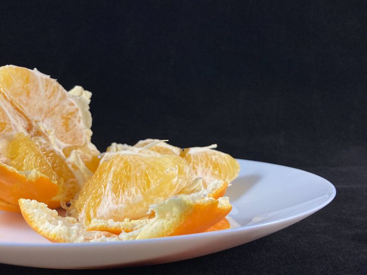 Зачем класть апельсин в ботинки: неожиданная хитрость апельсин