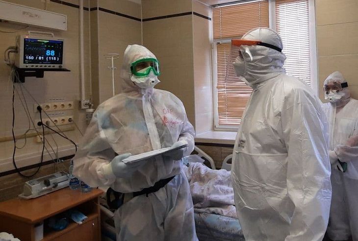 Пиневич: даже на пике заболеваемости COVID-19 в Беларуси оставались резервные койки врачи