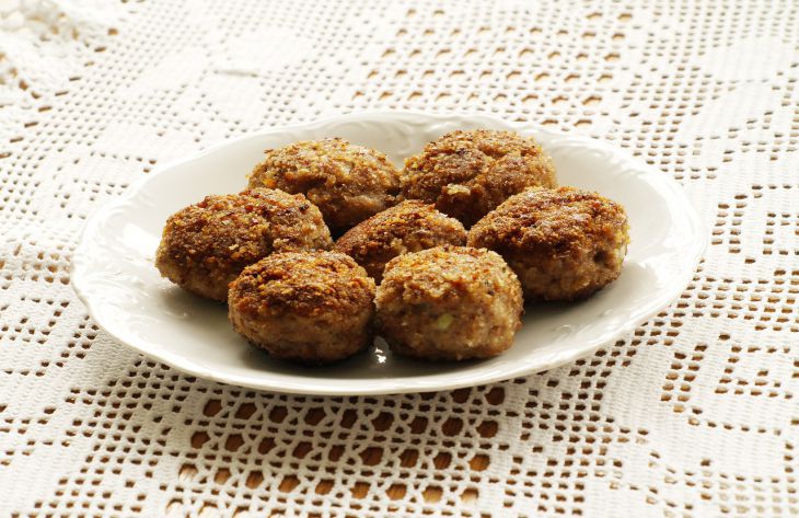 Гора нежных котлет из 500 граммов фарша: все дело в секретном ингредиенте Гора нежных котлет из 500 граммов фарша: все дело в секретном ингредиенте