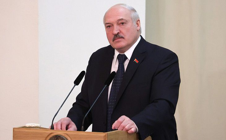 К Лукашенко обратились две пенсионерки: «Я жестоко с этим разберусь»