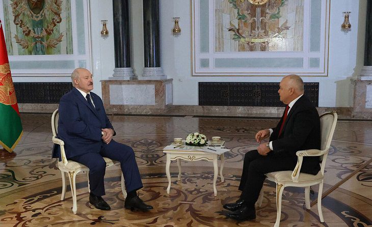 Лукашенко: украинские военные сами попросили Россию спасти Крым в 2014 году Александр Лукашенко