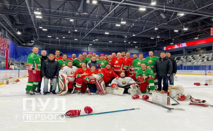 Лукашенко 31 декабря сыграл в хоккей и отправился в «Мать и дитя»