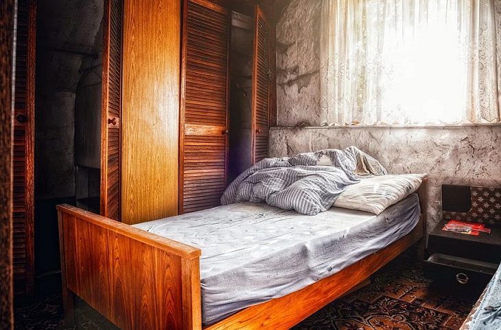 Простой способ очистить матрас от любых пятен за 10 минут: хитрость хозяек кровать