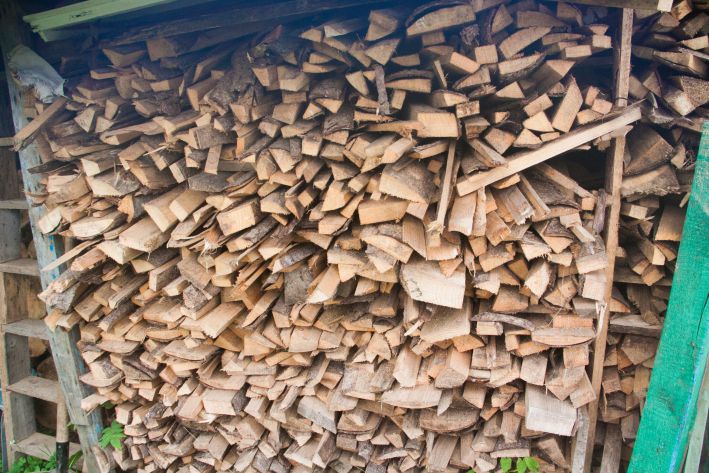 Как заставить дрова в бане и печи гореть в 5 раз дольше: не каждый дачник знает 