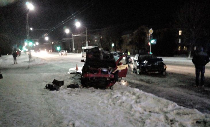 В Могилеве после ДТП загорелось такси ДТП