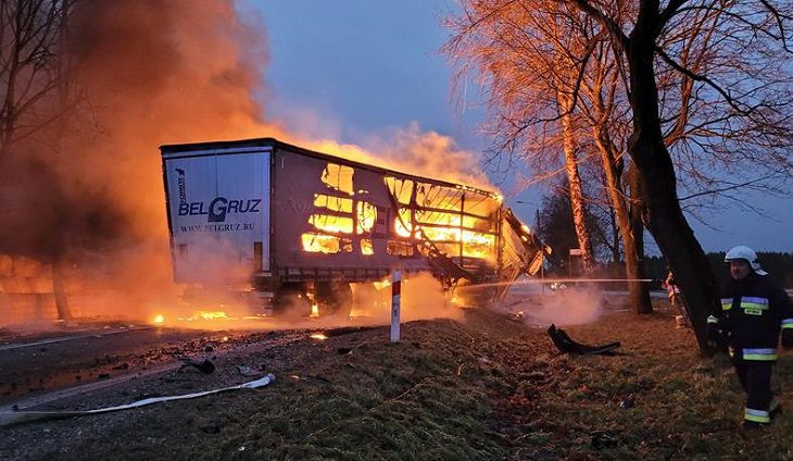 В Польше столкнулись две фуры. Погиб белорусский дальнобойщик фура