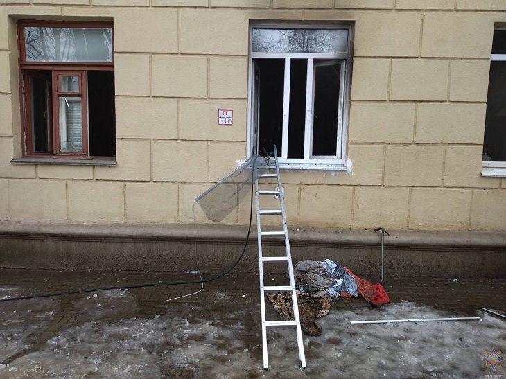 В Минске спасали арендатора жилья: горела квартира