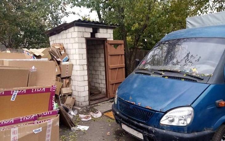 Гомельчанка выбросила новорожденного в выгребную яму: расследование дела завершено туалет
