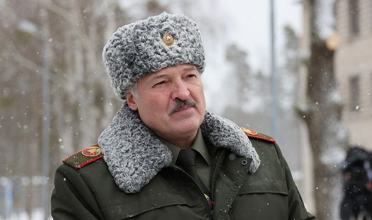 «Не очень себя чувствовал, но на лыжах бегал». Лукашенко рассказал, как перенес «омикрон»