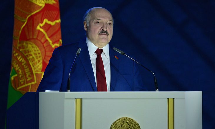 Лукашенко рассказал, как долго намерен оставаться президентом Александр Лукашенко