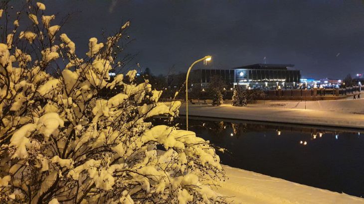 Новости сегодня: 1 400 случаев COVID-19 за сутки, совещание у Лукашенко и отправка миротворческого контингента ОДКБ в Казахстан Минск