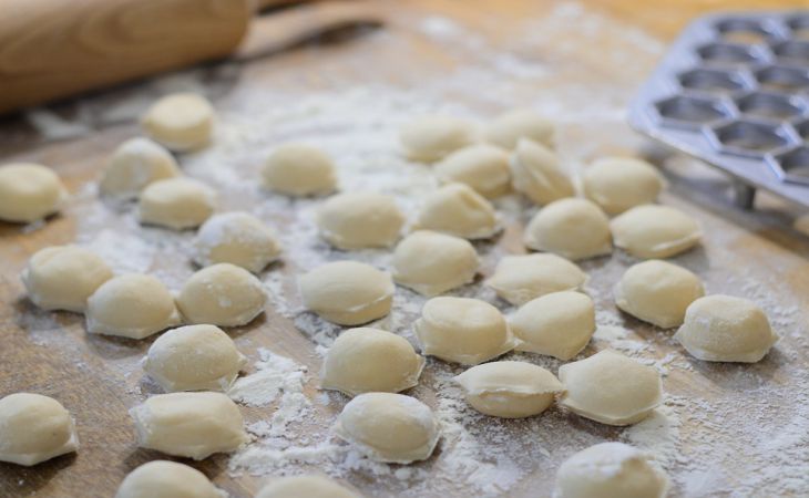 Как сварить пельмени, чтобы они не разорвались и не слиплись в ком: секреты поваров