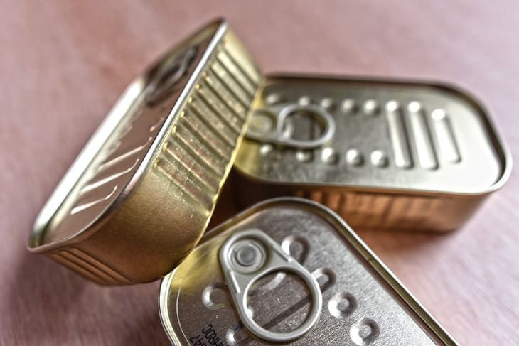 Гастроэнтеролог объяснила, кому противопоказаны консервы Консервы