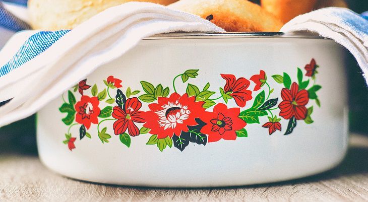 Как очистить пригоревшее дно эмалированной кастрюли: хитрость бывалых хозяек  Емкость