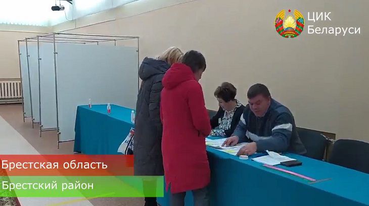 В 2-3 часа ночи. Когда белорусы узнают предварительные результаты голосования на референдуме люди
