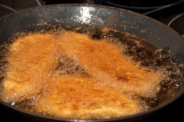 почему пенится растительное масло при жарке на сковороде