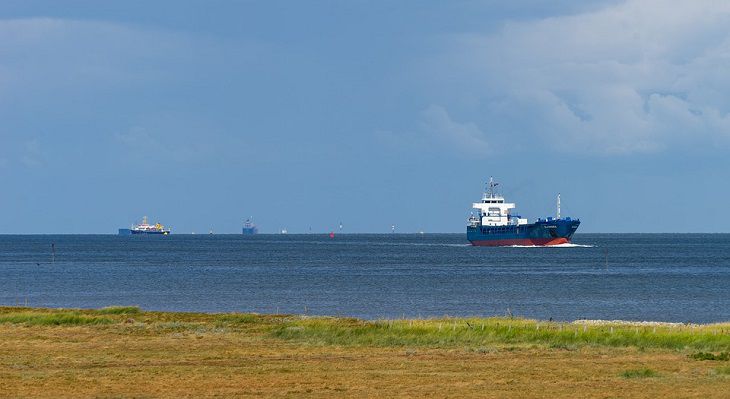 В Ла-Манш ВМС Франции задержали российский грузовой корабль корабль