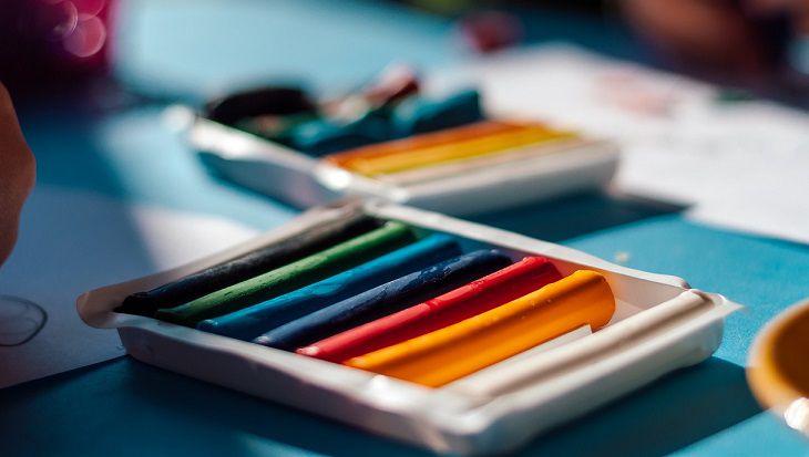 Как очистить ковер от пластилина: советы бывалых хозяек Пластилин