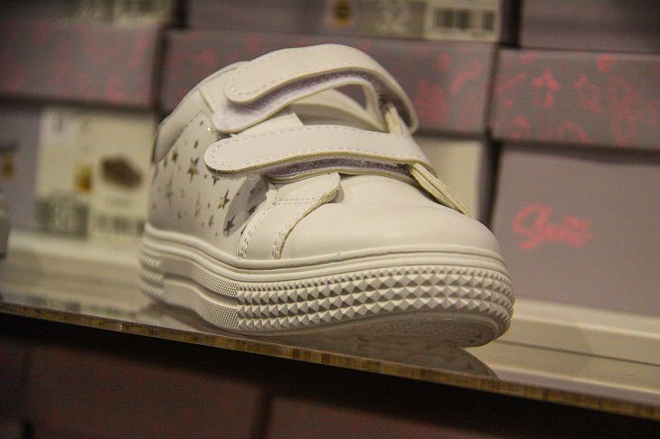 Как носить белую обувь годами: без желтизны, потертостей и пятен Как носить белую обувь годами: без желтизны, потертостей и пятен
