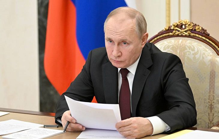 Путин подписал закон о регистрации прав на иностранные самолеты Владимир Путин