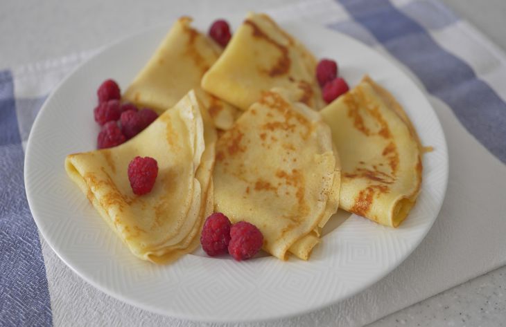 Нежные блинчики к чаю, тоненькие, как кружево, но не рвутся: как такие приготовить