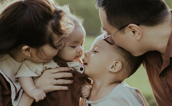 4 фразы, которые любящие родители никогда не скажут своему ребенку