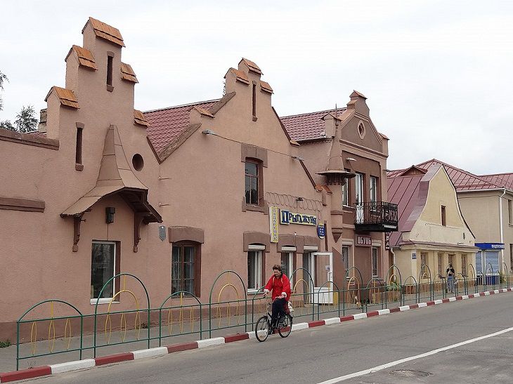 Зарплаты белорусской глубинки. До 1 700 рублей – в Поставах город
