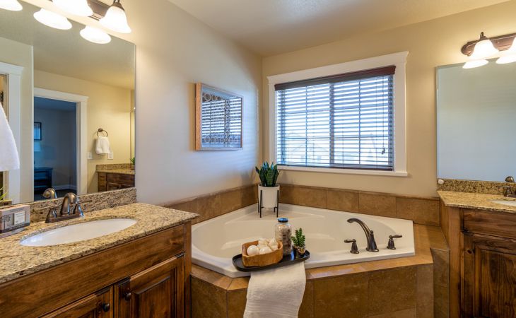 Как визуально увеличить пространство в маленькой ванной комнате