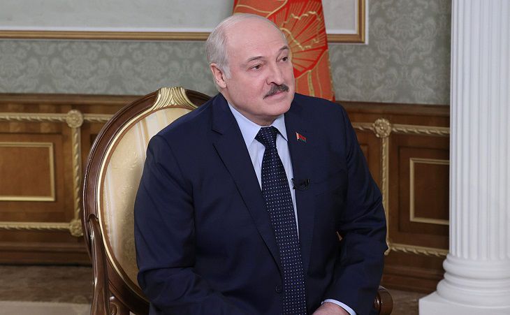 Лукашенко: практически убежден, что Беларуси не придется воевать с Украиной